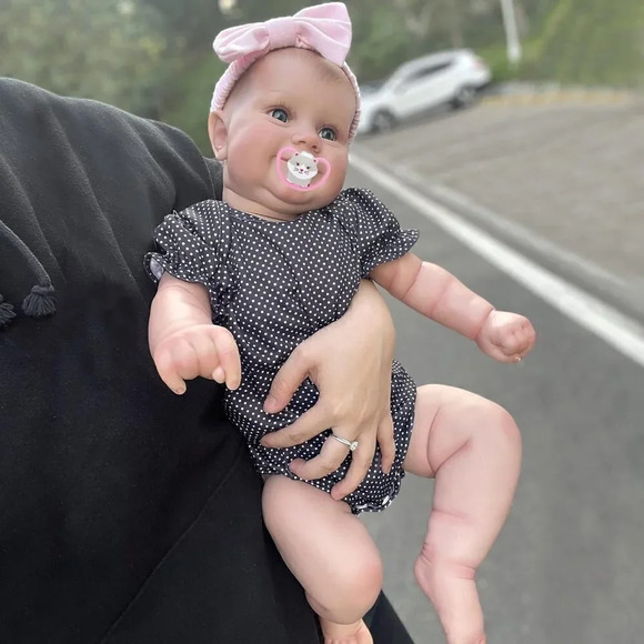 Reborn Baby Doll with Weighted Body Realistic Newborn Girl Look Real - Picture 6 of 6